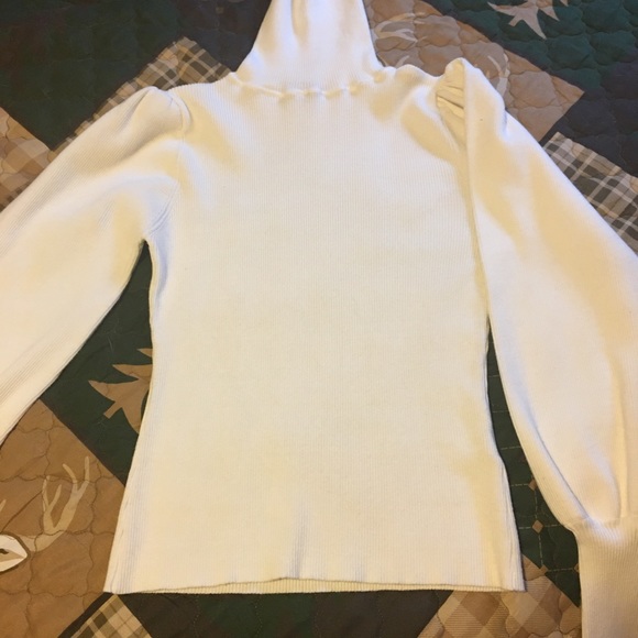 Turtleneck - Picture 7 of 9